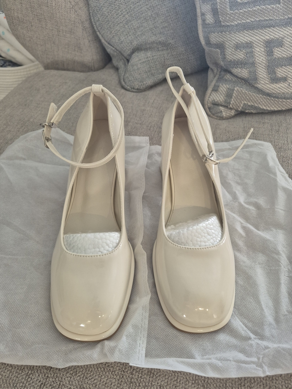 Women’s Ankle-Strap Patent Pumps in Cream